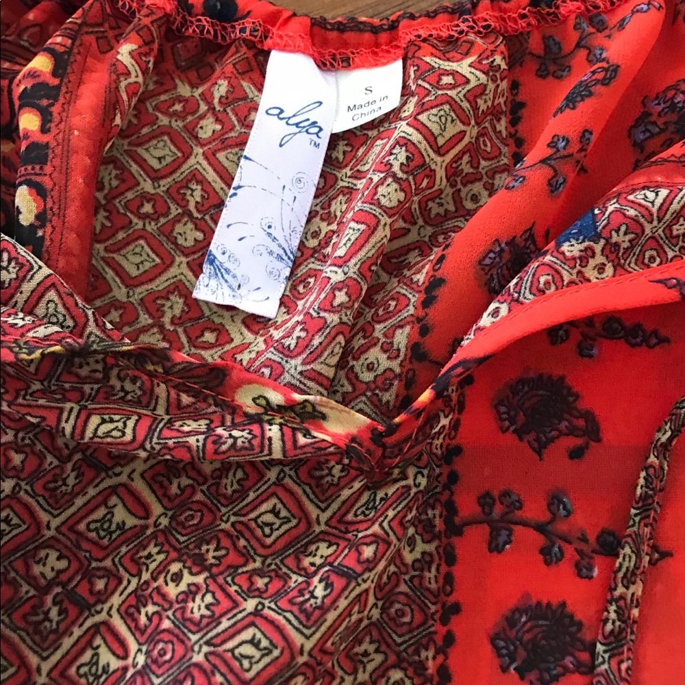 Red boho blouse 🌷 - Picture 5 of 6